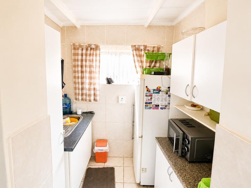 To Let 1 Bedroom Property for Rent in Strubenvale Gauteng