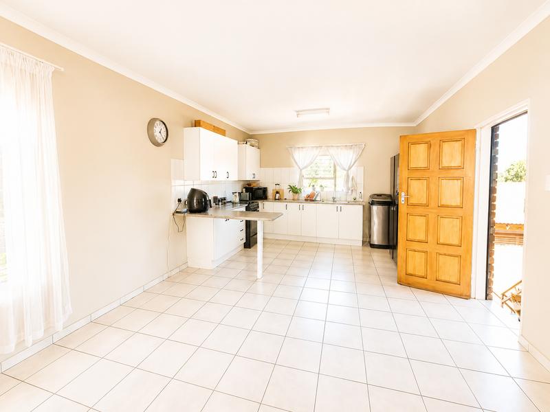 To Let 3 Bedroom Property for Rent in Strubenvale Gauteng