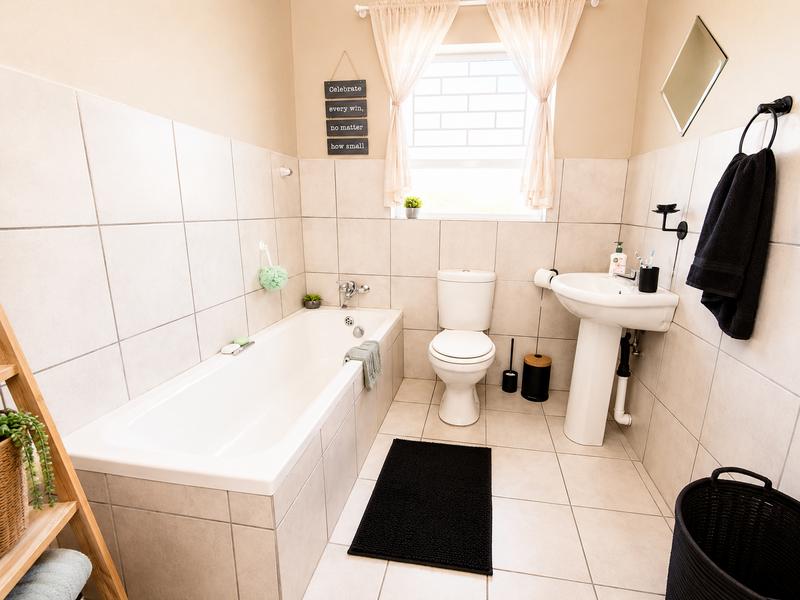 To Let 3 Bedroom Property for Rent in Strubenvale Gauteng