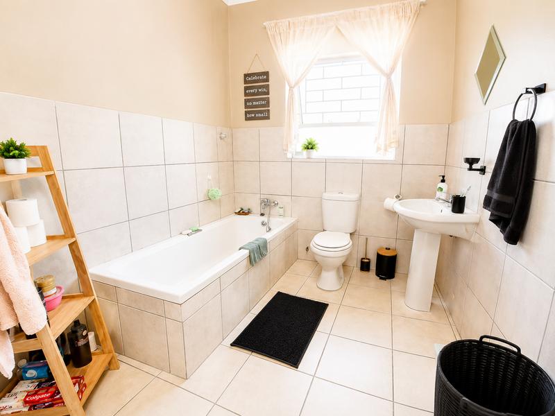 To Let 3 Bedroom Property for Rent in Strubenvale Gauteng