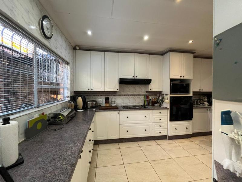 4 Bedroom Property for Sale in Sunward Park Gauteng
