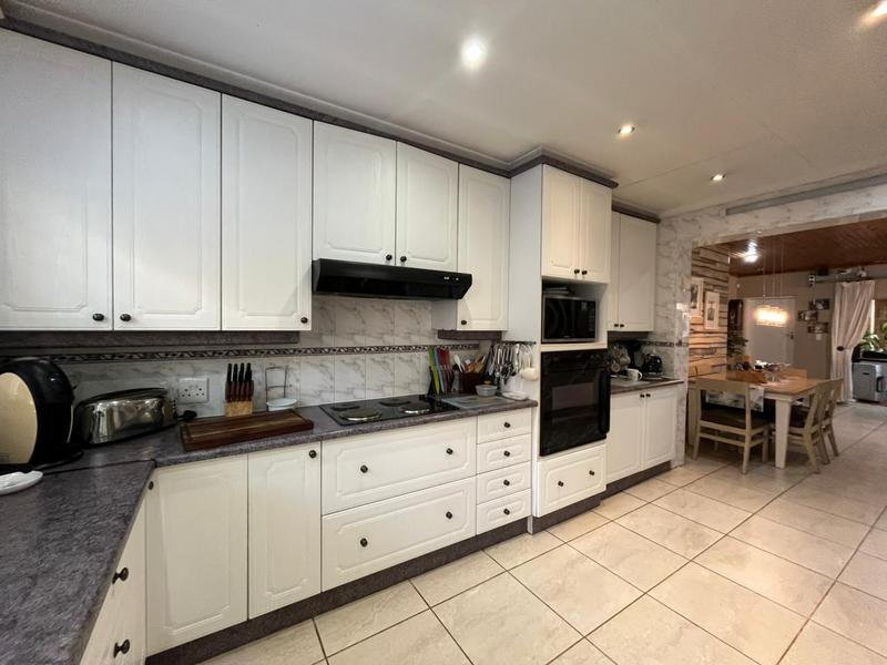 4 Bedroom Property for Sale in Sunward Park Gauteng