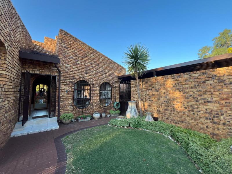 4 Bedroom Property for Sale in Sunward Park Gauteng