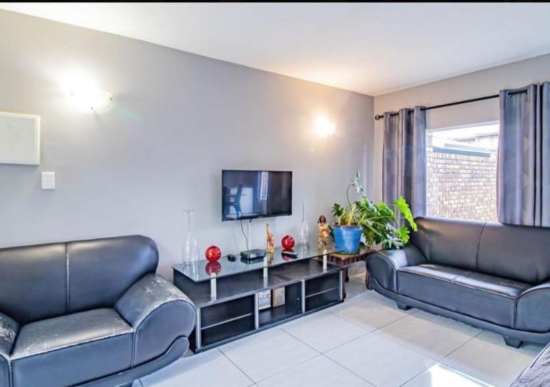 3 Bedroom Property for Sale in Brackenhurst Gauteng