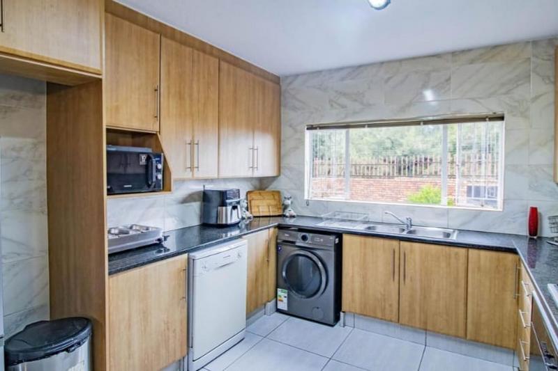 3 Bedroom Property for Sale in Brackenhurst Gauteng