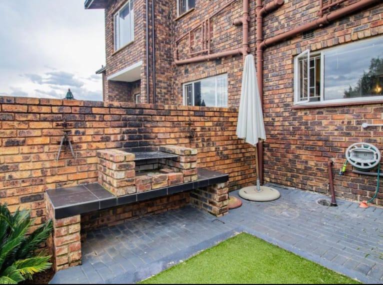 3 Bedroom Property for Sale in Brackenhurst Gauteng