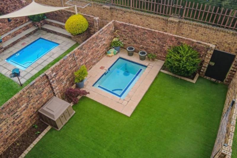 3 Bedroom Property for Sale in Brackenhurst Gauteng