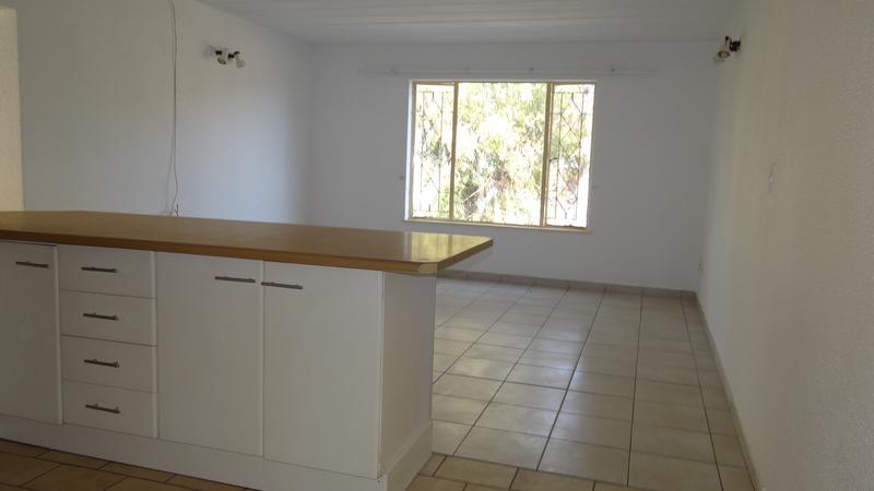 To Let 2 Bedroom Property for Rent in Helderkruin Gauteng