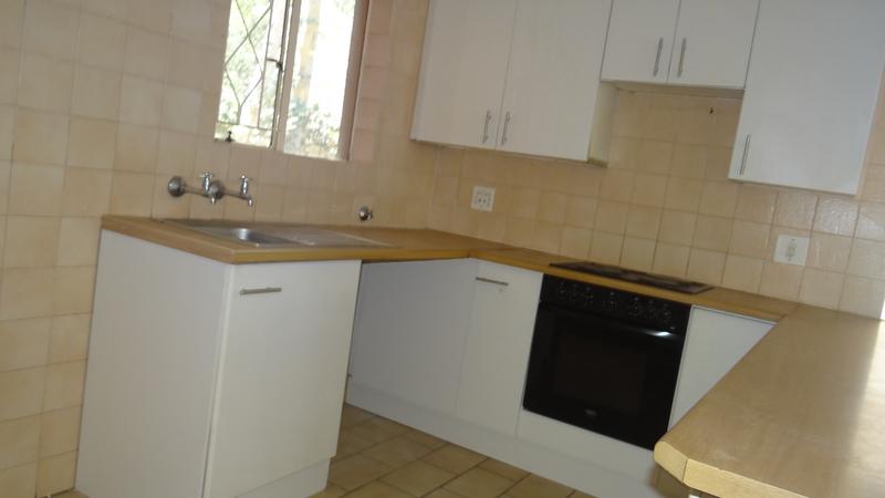 To Let 2 Bedroom Property for Rent in Helderkruin Gauteng