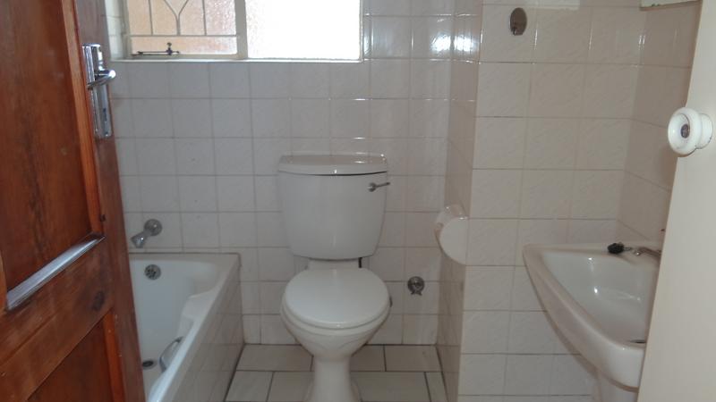To Let 2 Bedroom Property for Rent in Helderkruin Gauteng