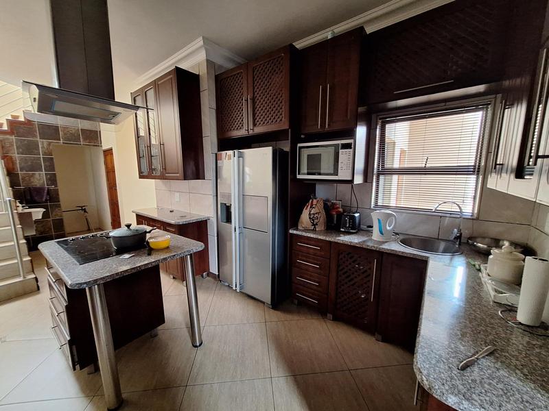 5 Bedroom Property for Sale in Thatchfield Gauteng
