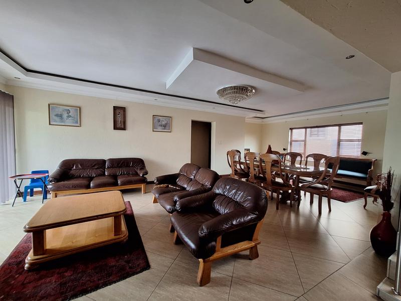 5 Bedroom Property for Sale in Thatchfield Gauteng