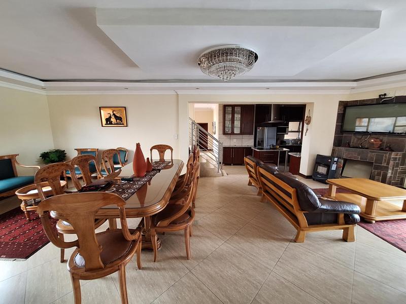 5 Bedroom Property for Sale in Thatchfield Gauteng