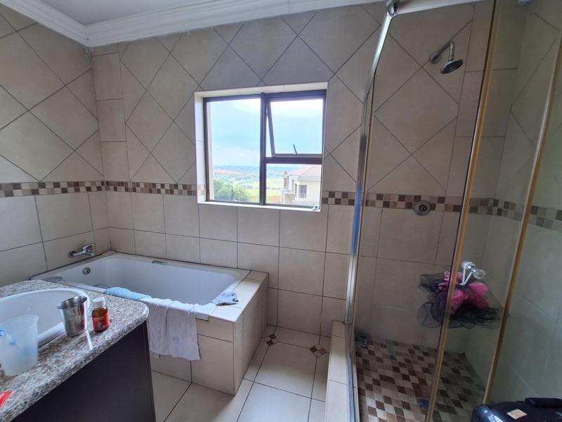 5 Bedroom Property for Sale in Thatchfield Gauteng