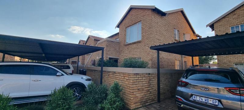 2 Bedroom Property for Sale in Heuwelsig Estate Gauteng