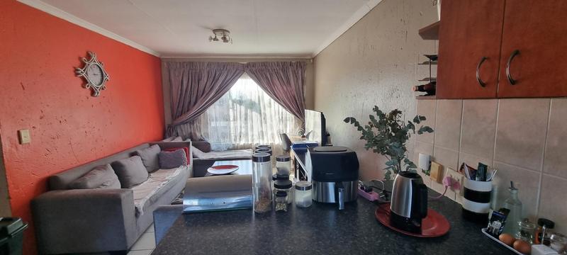 2 Bedroom Property for Sale in Heuwelsig Estate Gauteng