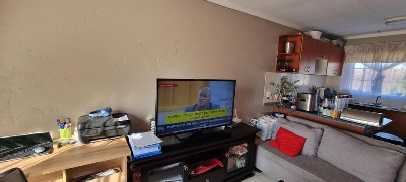 2 Bedroom Property for Sale in Heuwelsig Estate Gauteng