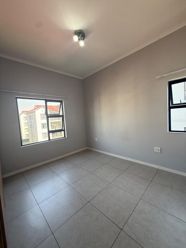 To Let 1 Bedroom Property for Rent in Modderfontein Gauteng