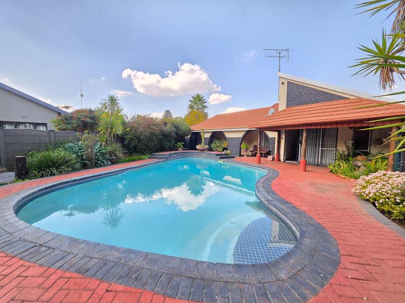 4 Bedroom Property for Sale in Golf Park Gauteng