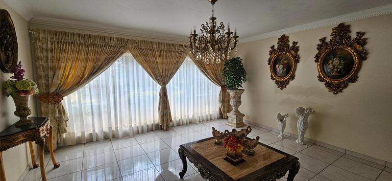 5 Bedroom Property for Sale in Theresa Park Gauteng