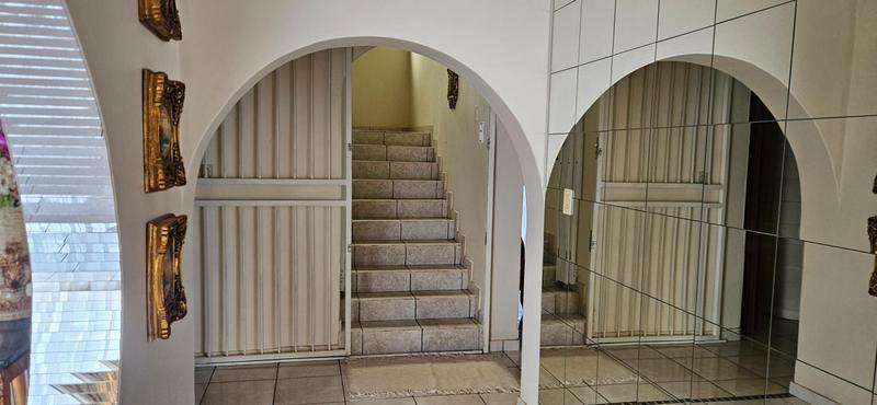 5 Bedroom Property for Sale in Theresa Park Gauteng