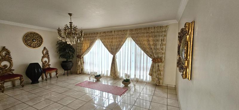 5 Bedroom Property for Sale in Theresa Park Gauteng