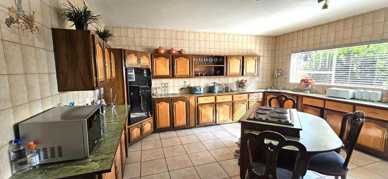 5 Bedroom Property for Sale in Theresa Park Gauteng
