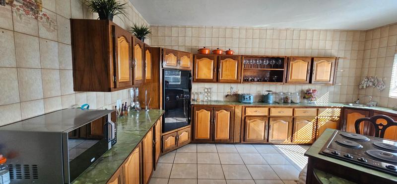 5 Bedroom Property for Sale in Theresa Park Gauteng