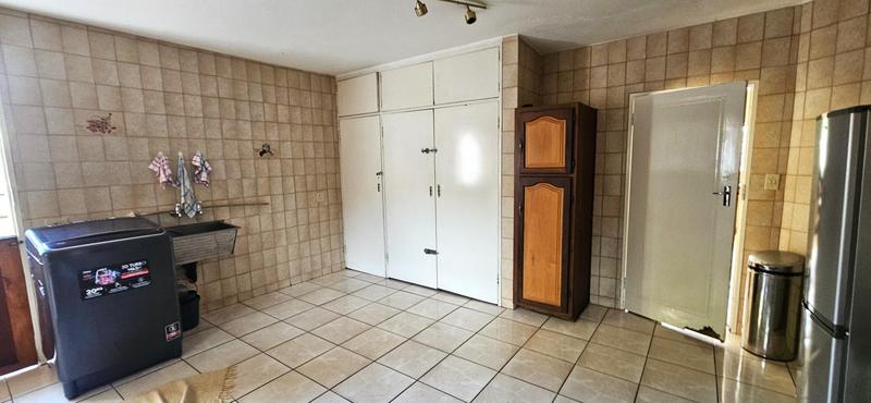 5 Bedroom Property for Sale in Theresa Park Gauteng