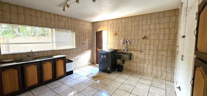 5 Bedroom Property for Sale in Theresa Park Gauteng