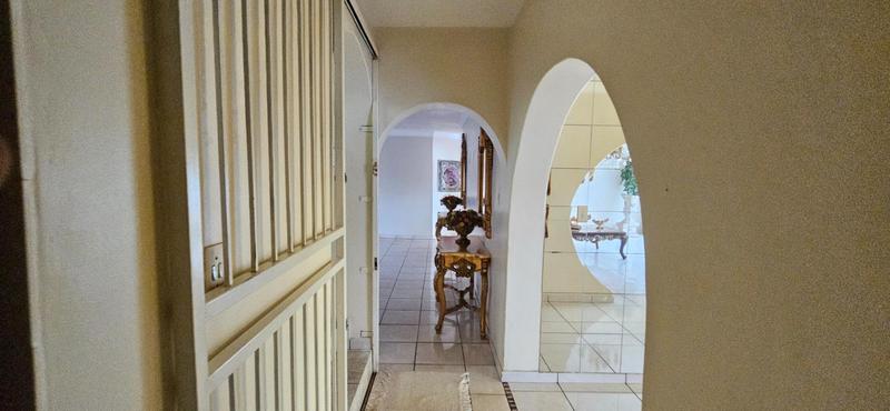 5 Bedroom Property for Sale in Theresa Park Gauteng
