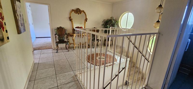5 Bedroom Property for Sale in Theresa Park Gauteng
