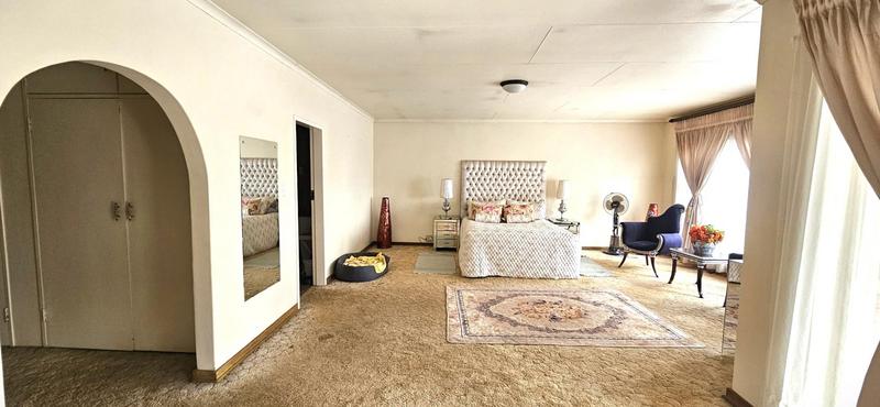 5 Bedroom Property for Sale in Theresa Park Gauteng