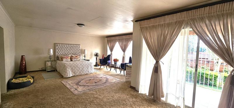 5 Bedroom Property for Sale in Theresa Park Gauteng