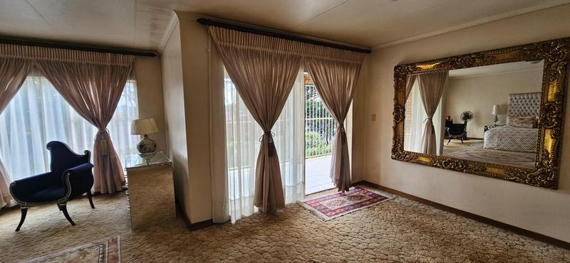 5 Bedroom Property for Sale in Theresa Park Gauteng