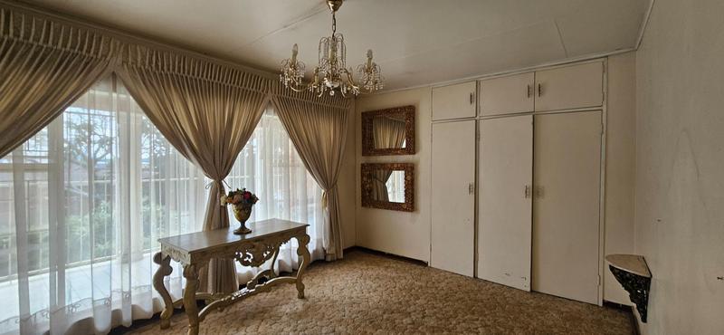 5 Bedroom Property for Sale in Theresa Park Gauteng