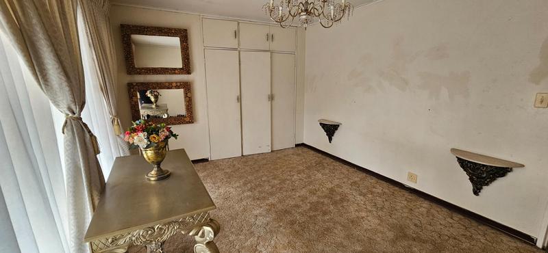 5 Bedroom Property for Sale in Theresa Park Gauteng