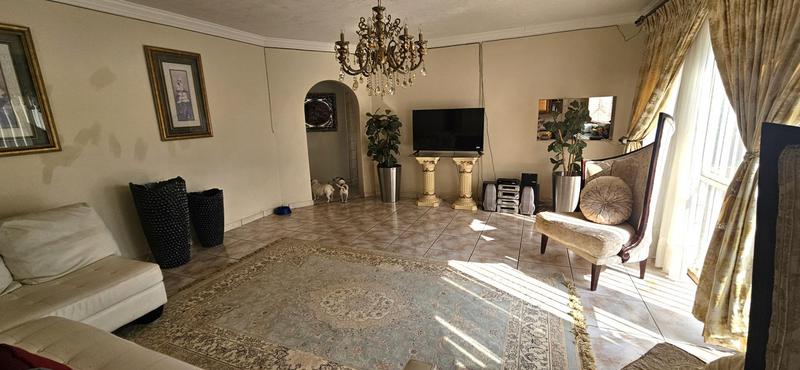 5 Bedroom Property for Sale in Theresa Park Gauteng