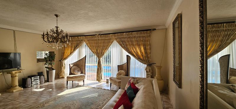 5 Bedroom Property for Sale in Theresa Park Gauteng