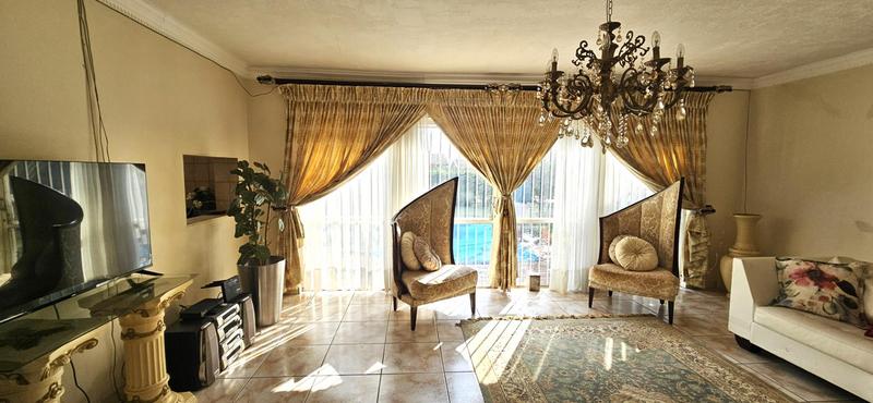 5 Bedroom Property for Sale in Theresa Park Gauteng