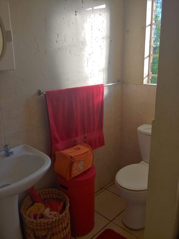 To Let 2 Bedroom Property for Rent in Rooihuiskraal North Gauteng