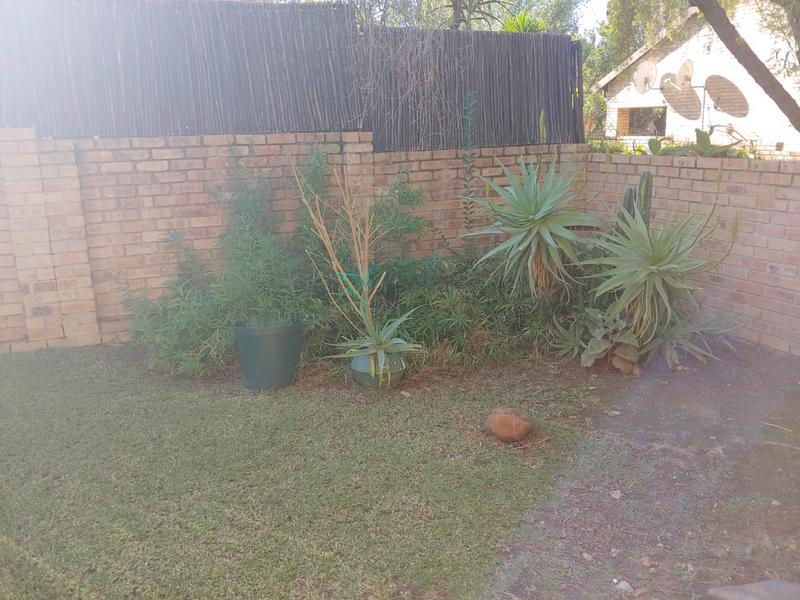 To Let 2 Bedroom Property for Rent in Rooihuiskraal North Gauteng