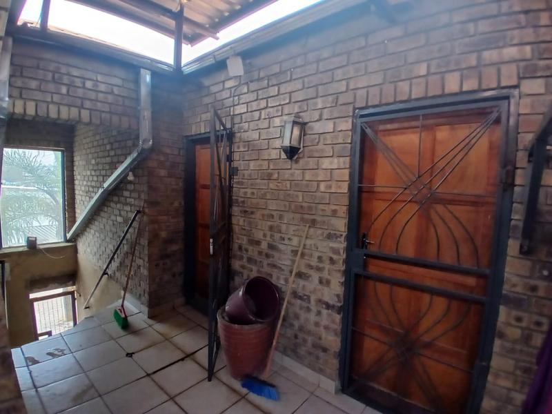 13 Bedroom Property for Sale in Olievenhoutbosch Gauteng