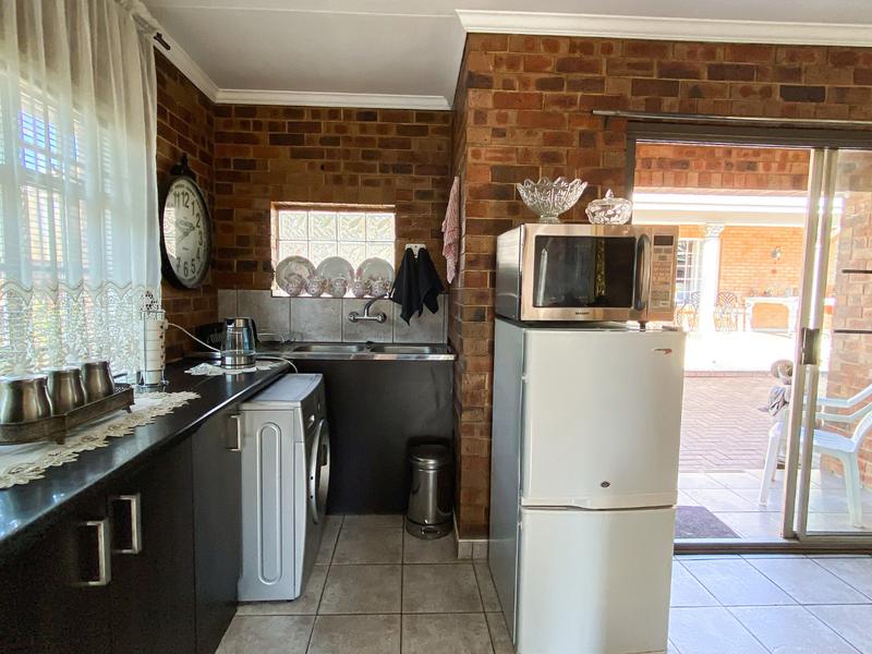 7 Bedroom Property for Sale in Kempton Park Ext 4 Gauteng