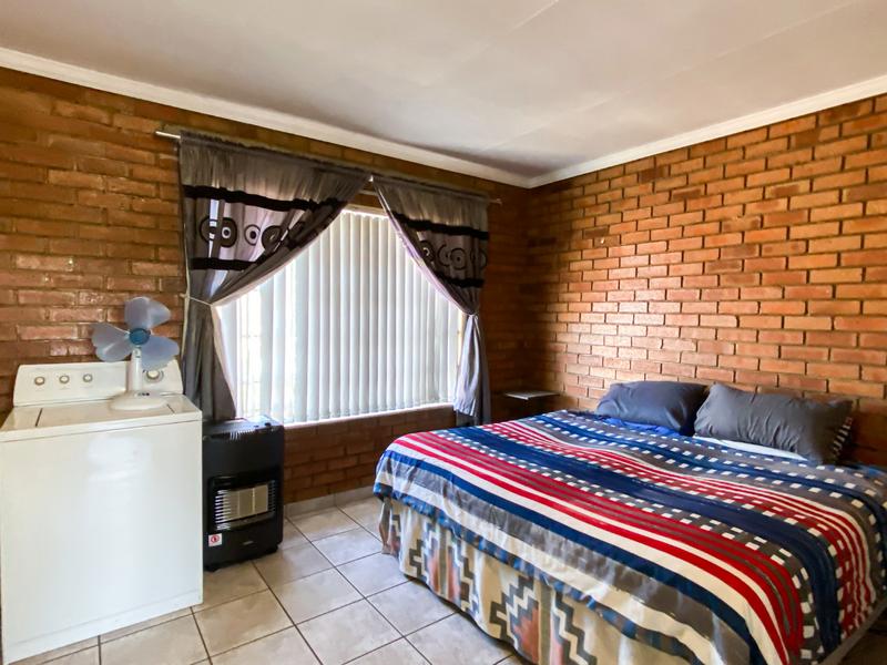 7 Bedroom Property for Sale in Kempton Park Ext 4 Gauteng
