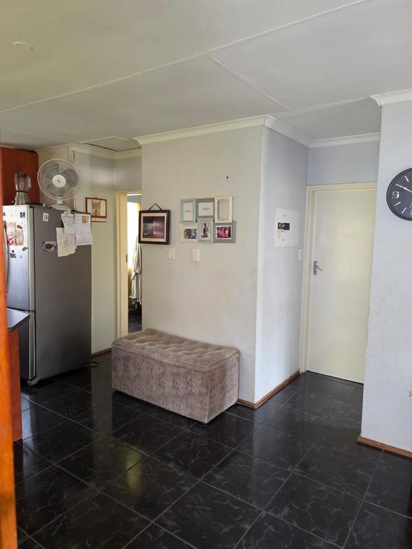 2 Bedroom Property for Sale in Linmeyer Gauteng