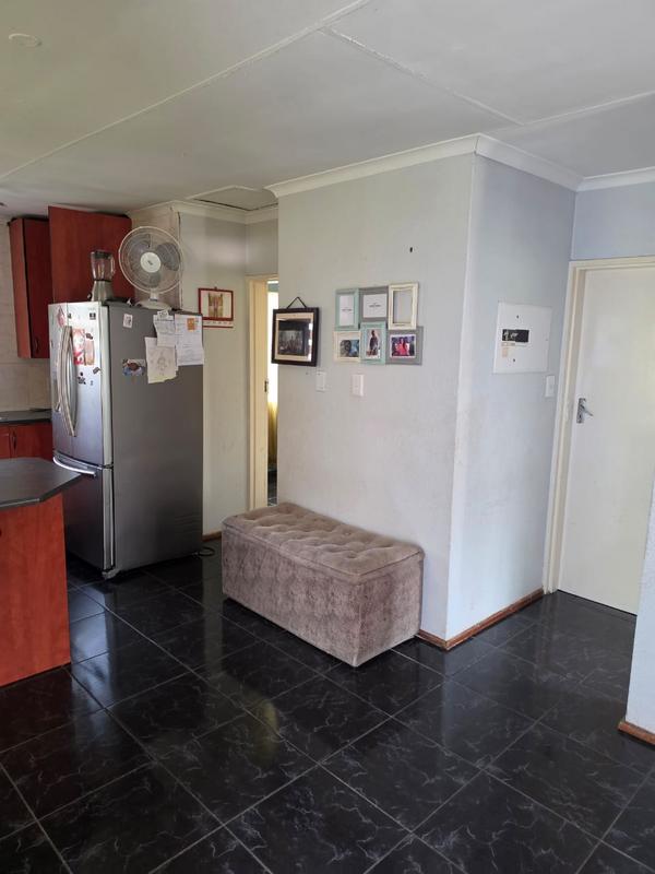 2 Bedroom Property for Sale in Linmeyer Gauteng