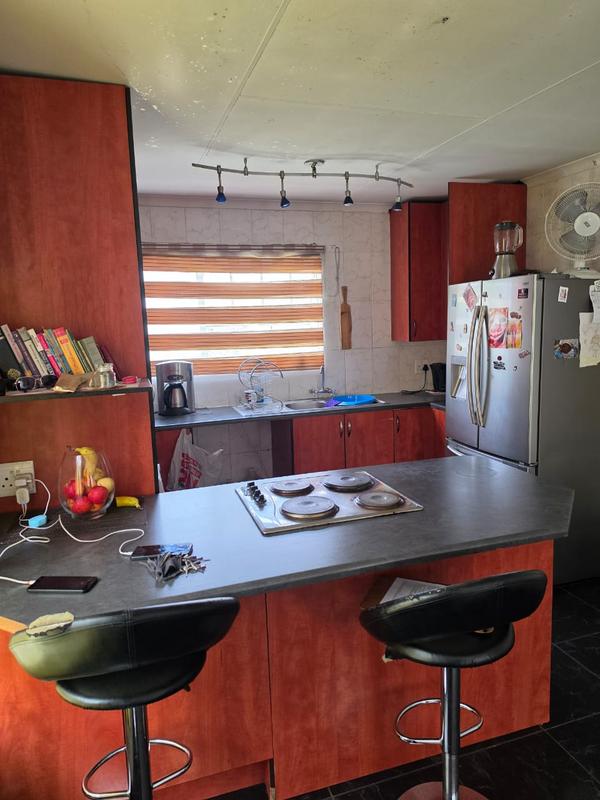 2 Bedroom Property for Sale in Linmeyer Gauteng