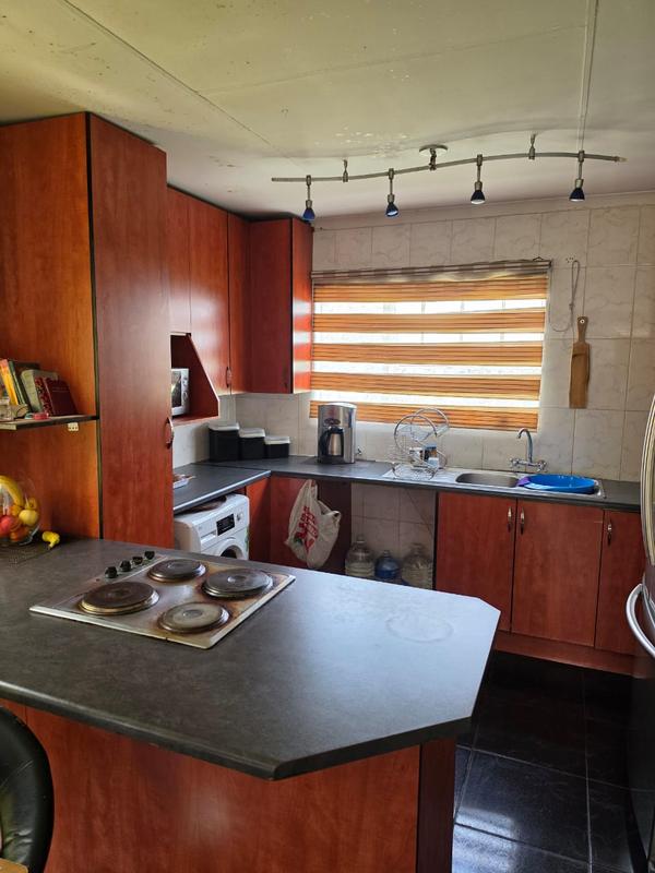 2 Bedroom Property for Sale in Linmeyer Gauteng