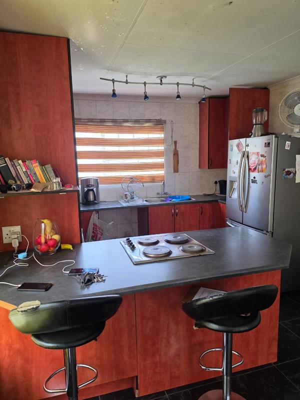 2 Bedroom Property for Sale in Linmeyer Gauteng